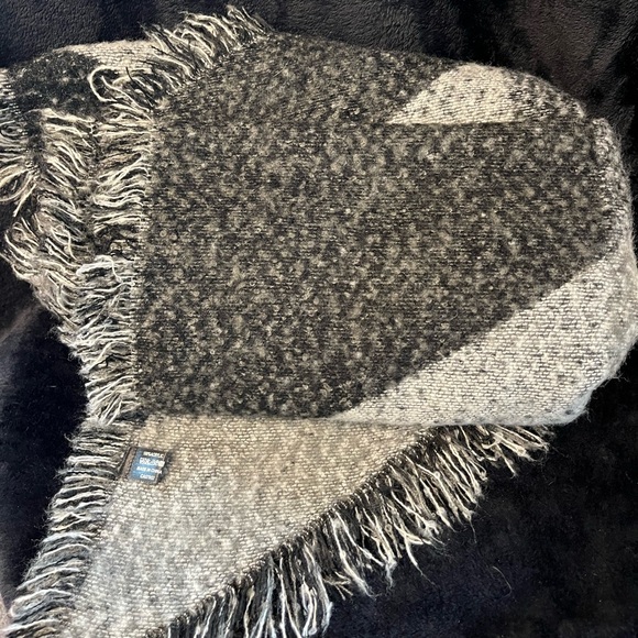 Fall shall with angled corners - Picture 2 of 2